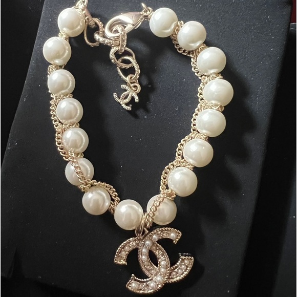 CHANEL Jewelry - Chanel crystal and pearl cc bracelet